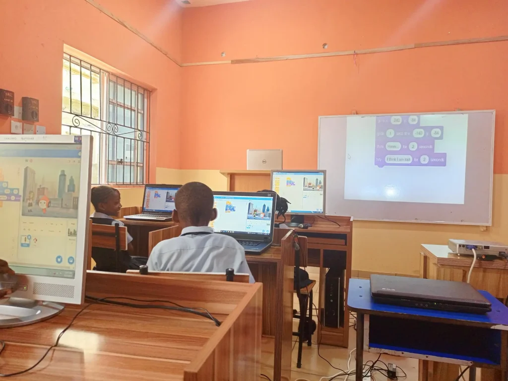 kids learning how to code